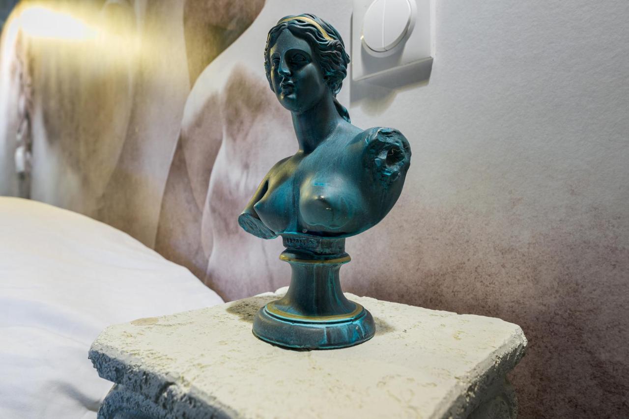 Le Musee D'Aphrodite / Jacuzzi Montgeron Εξωτερικό φωτογραφία