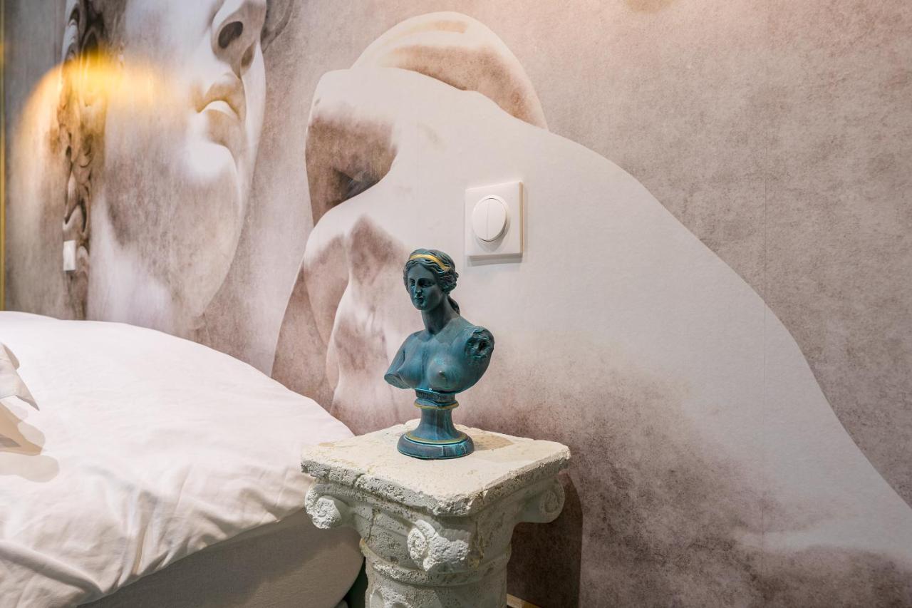 Le Musee D'Aphrodite / Jacuzzi Montgeron Εξωτερικό φωτογραφία